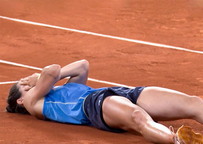 Η Μπουασόν έγραψε ιστορία στο Roland Garros με επική νίκη 2-0 επί της Αντρέεβα