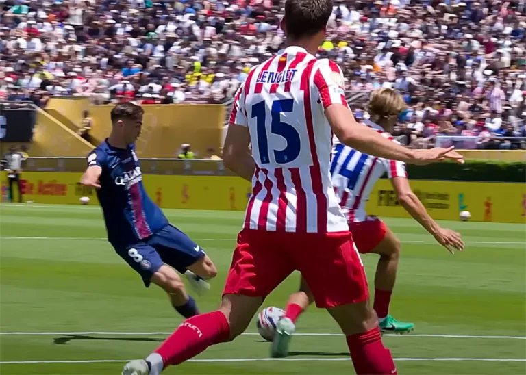 Η Παρί διέλυσε τους «ροχιμπλάνκος» στο Παγκόσμιο Κύπελλο Συλλόγων