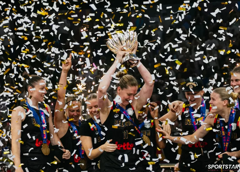 Eurobasket Γυναικων 2025: Η Έμα Μέσεμαν σήκωσε το τρόπαιο στον ουρανό του ΣΕΦ και το Βέλγιο έγραψε ιστορία.