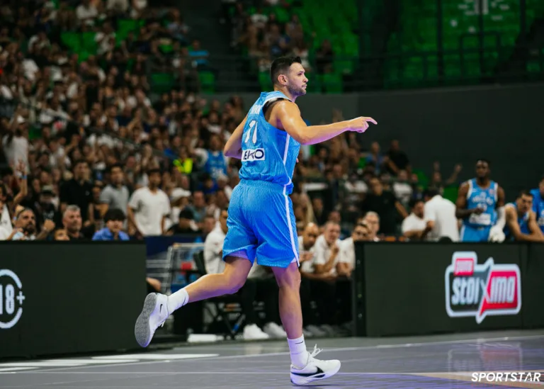 Κύπρος – Ελλάδα: Ιστορικό παιχνίδι σε γαλανόλευκο φόντο