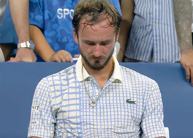 US Open: Ο Μεντβέντεφ εκτός από τον πρώτο γύρο μετά από ματς-θρίλερ με τον Μπονζί