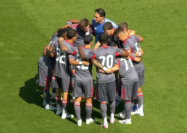 Οι αθλητικές μεταδόσεις της ημέρας: Διπλό ελληνικό μέτωπο στις 21:00 – ΑΕΚ και Παναθηναϊκός σε ευρωπαϊκές μάχες