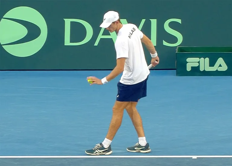 Davis Cup 2025: Σπουδαία εμφάνιση του Στέφανου Σακελλαρίδη κόντρα στον Ζοάο Φονσέκα