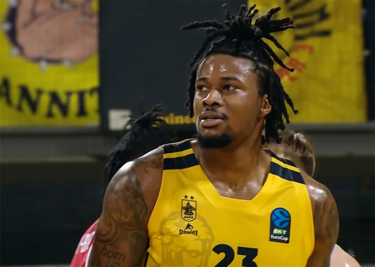 Ο Άρης δείχνει χαμένος μέσα στο παρκέ