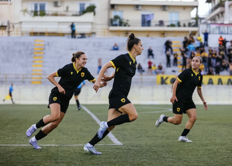 ΑΕΚ – ΟΦΗ 2-1: Μάχη κορυφής με ανατροπή και αποβολή