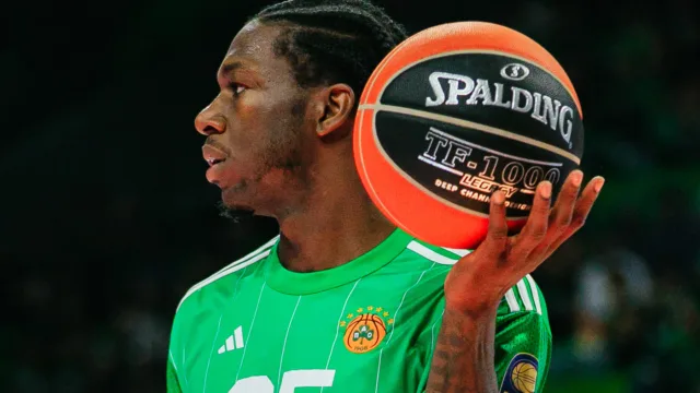 Την καθήλωσε στους 67 με μόλις 6/30 τρίποντα. Έτσι ο Παναθηναϊκός πήρε το break στη Βαλένθια