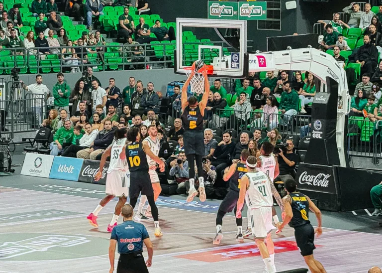 Από τους -10 στο πράσινο χειροκρότημα – Ο Παναθηναϊκός έσπασε την αντίσταση του Άρη σε μια βραδιά που θύμιζε playoffs