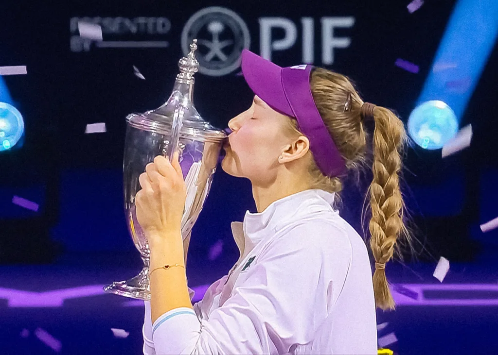 WTA Finals 2025: Θρίαμβος της Ριμπάκινα επί της Σαμπαλένκα