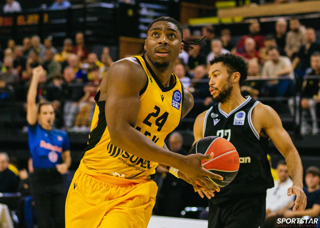 ΑΕΚ – ΠΑΟΚ 76-78: Ο Μπράουν λύτρωσε τον ΠΑΟΚ στη SUNEL Arena