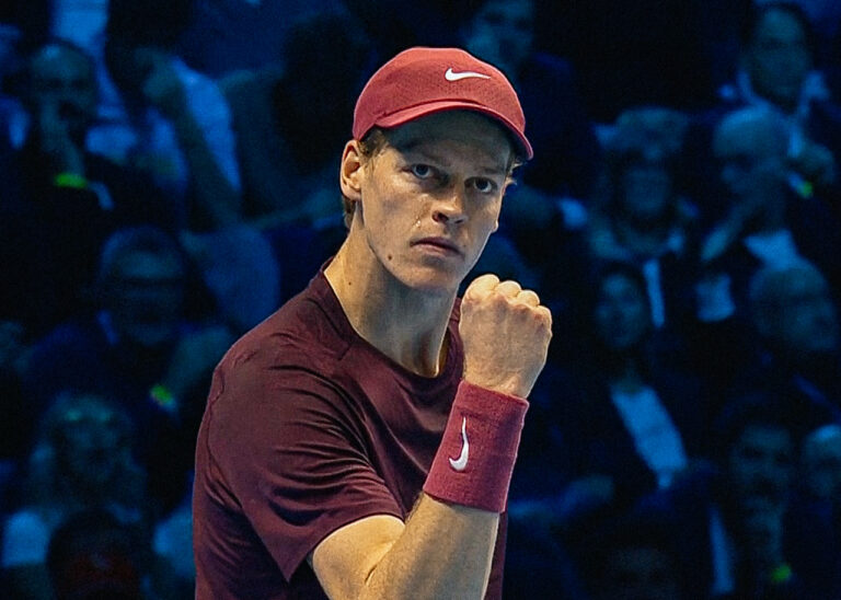 ATP Finals: Ο Σίνερ έκλεισε θέση στον τελικό με κυριαρχική εμφάνιση απέναντι στον ντε Μινόρ