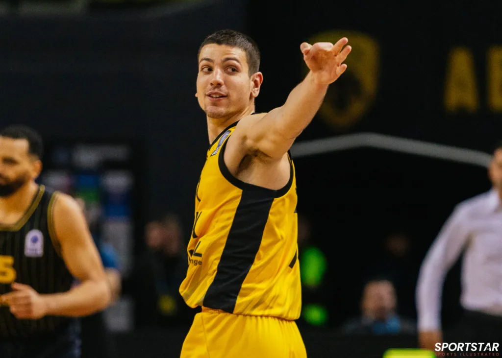 Στιγμιότυπο από τον αγώνα ΑΕΚ - Άρης για την 13η αγωνιστική της GBL στη SUNEL ARENA