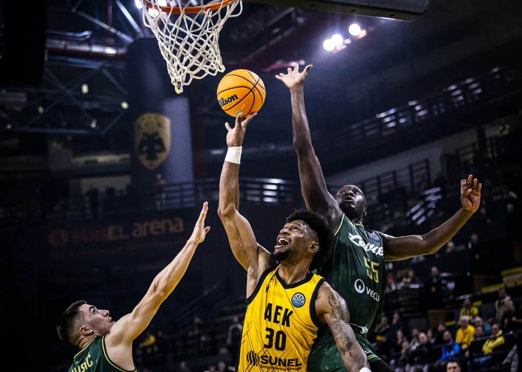 ΑΕΚ – Λέβιτσε 99-88: Αήττητη στους «16» του BCL η Ένωση