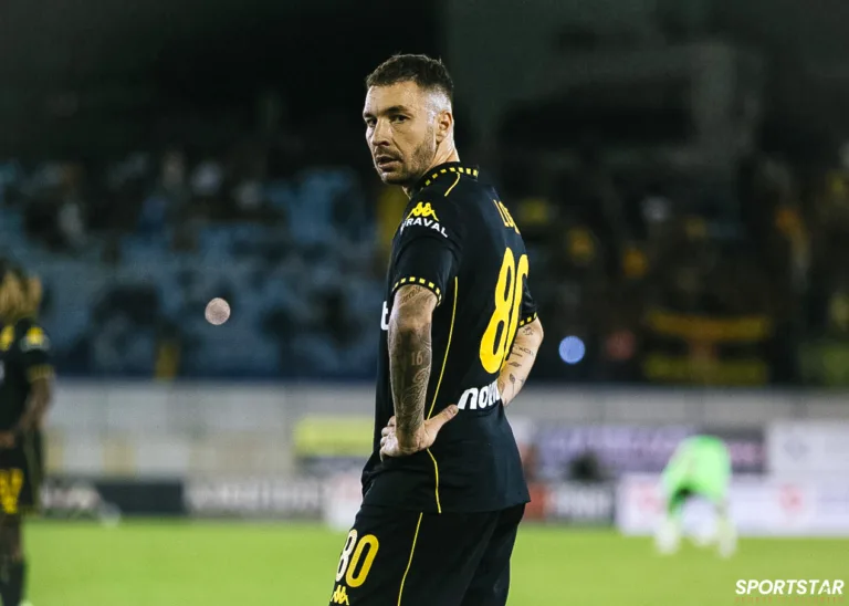 Άρης και ΠΑΟΚ διασταυρώνουν τα ξίφη τους στο «Βικελίδης» για την πρόκριση στην επόμενη φάση του Κυπέλλου