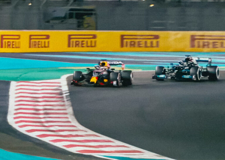 Formula 1: Φινάλε τίτλου με τρεις διεκδικητές στο Άμπου Ντάμπι