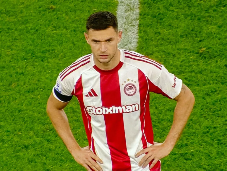 Καταιγίδα στο Καραϊσκάκης, εξάσφαιρος Ολυμπιακός και κορυφή με επίδειξη δύναμης