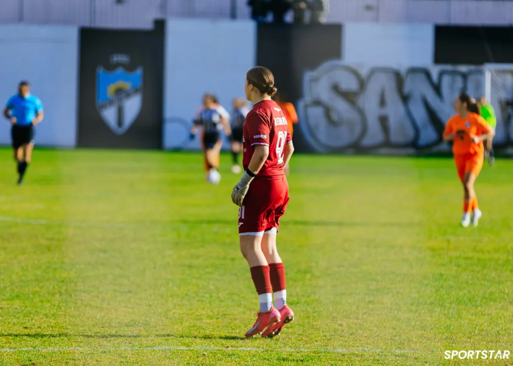 Η Ραφαέλα Πεταλωτή στο ντεμπούτο της με την ομάδα του ΟΦΗ