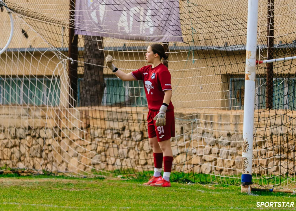 Η Ραφαέλα Πεταλωτή στο ντεμπούτο της με την ομάδα του ΟΦΗ