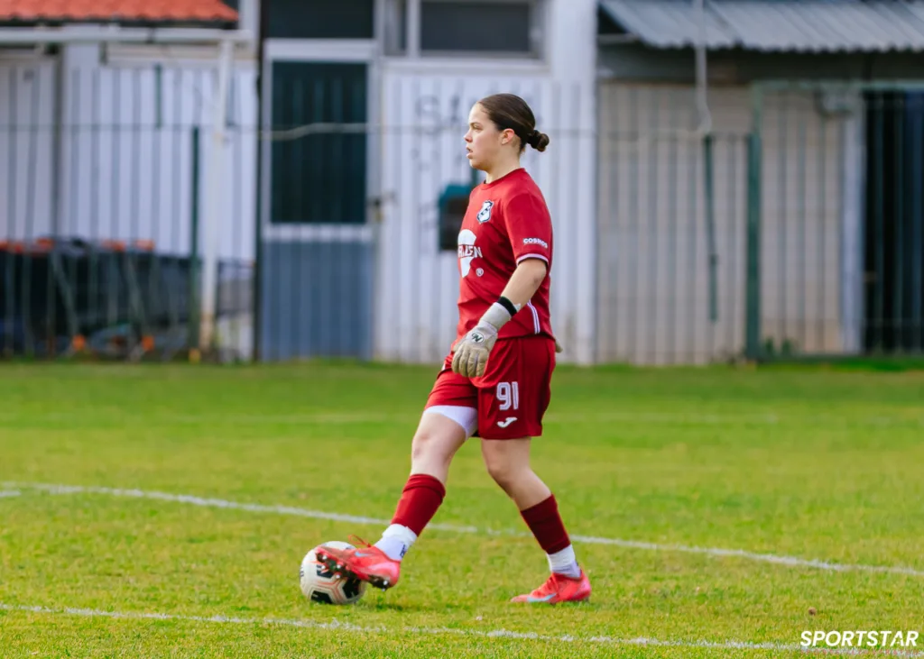 Η Ραφαέλα Πεταλωτή στο ντεμπούτο της με την ομάδα του ΟΦΗ