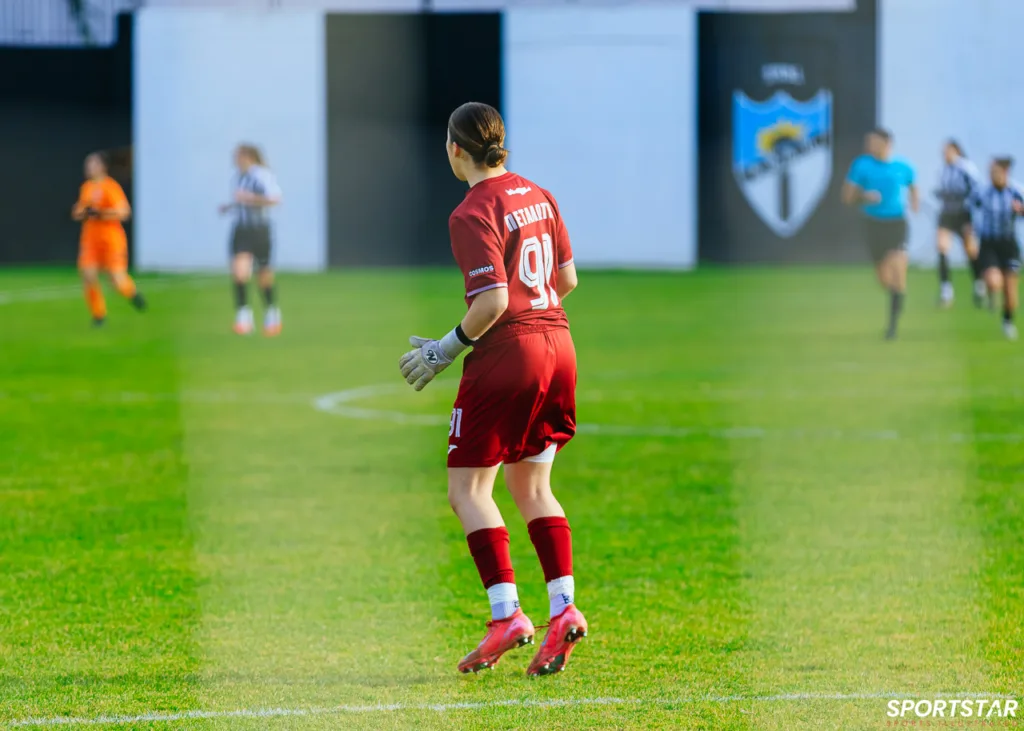 Η Ραφαέλα Πεταλωτή στο ντεμπούτο της με την ομάδα του ΟΦΗ