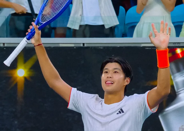 Λέρνερ Τιεν: Διέλυσε τον Μεντβέντεφ και έκλεισε ραντεβού με Ζβέρεφ στα προημιτελικά