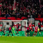 Κεφαλιά φωτιά και το Καραϊσκάκης σε έκσταση!