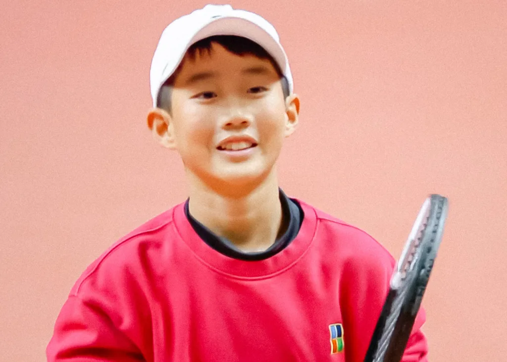 Ο μικρός τενίστας παίζει απέναντι στον Αλκαράζ στον αγώνα επίδειξης στην Κορέα