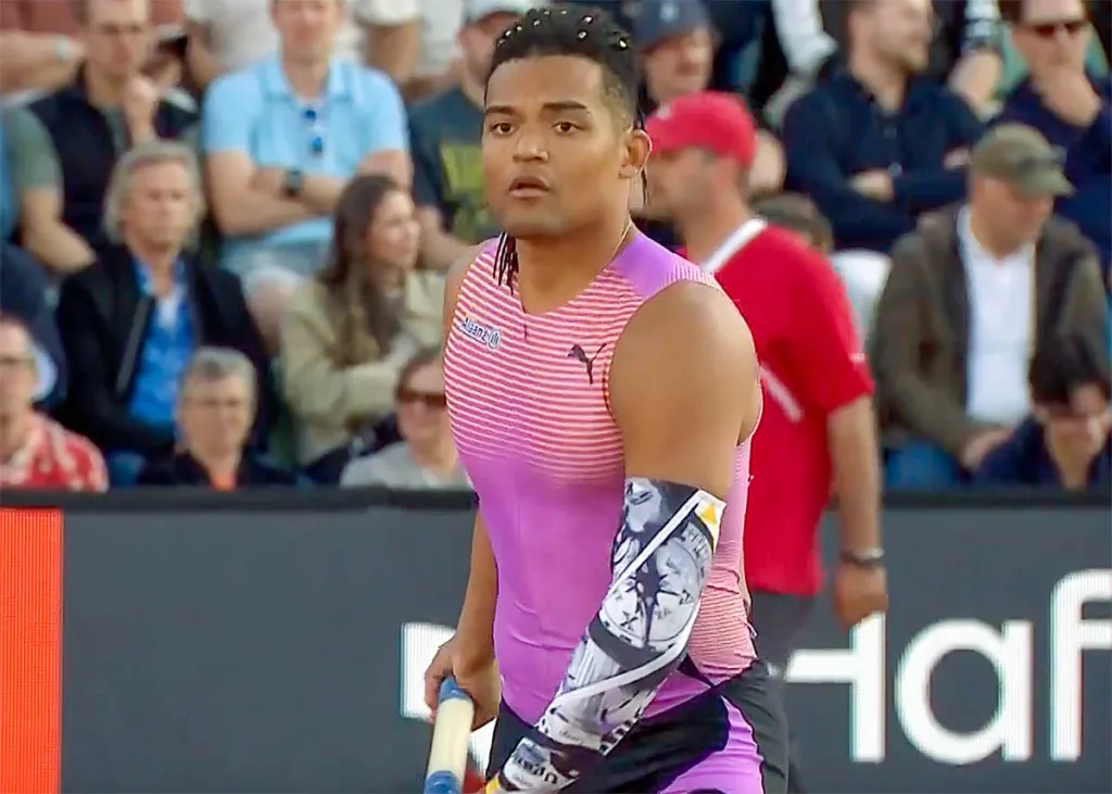 Εμμανουήλ Καραλής: Πέρασε τα 6,00 μ. στο Λιεβέν και έκανε το πρώτο «6άρι» παγκοσμίως στο 2026