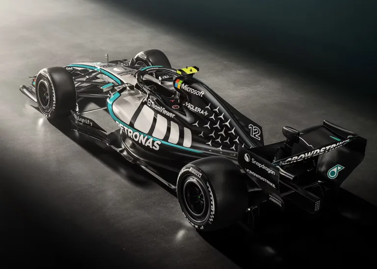 Ιδανική πρεμιέρα για Mercedes στη Μελβούρνη, νίκη Ράσελ μπροστά από Αντονέλι