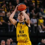 ΑΕΚ – Άρης 87-81: Νίκη αντίδρασης με… καρδιοχτύπι και προβάδισμα στη σειρά