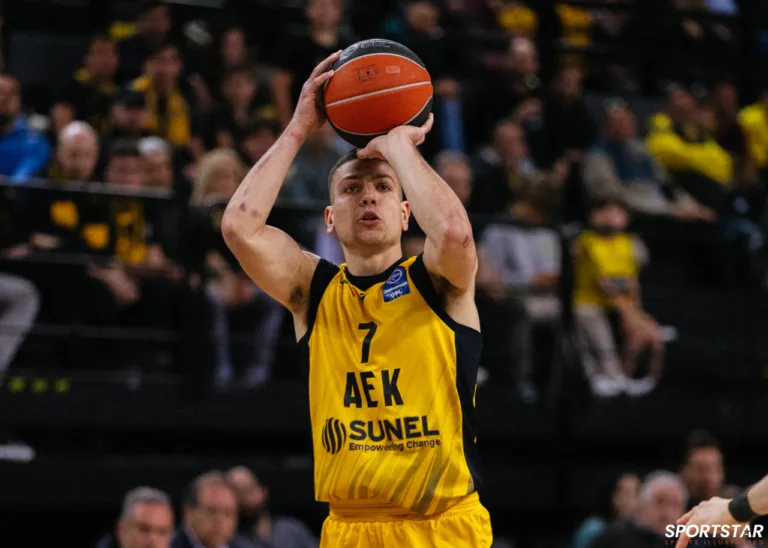 ΑΕΚ – Άρης 87-81: Νίκη αντίδρασης με… καρδιοχτύπι και προβάδισμα στη σειρά