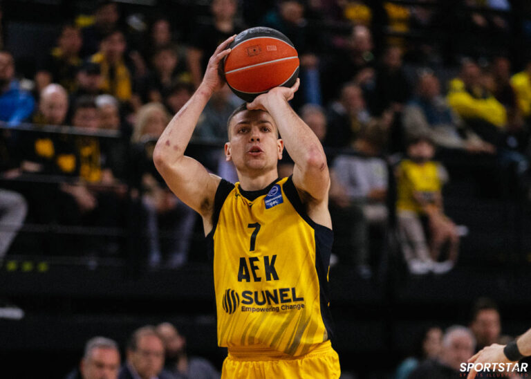 ΑΕΚ – Άρης 87-81: Νίκη αντίδρασης με… καρδιοχτύπι και προβάδισμα στη σειρά