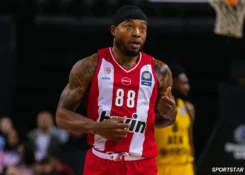 ΑΕΚ – Ολυμπιακός 84-94: Αήττητος στην κανονική διάρκεια, λύγισε την Ένωση στη SUNEL Arena