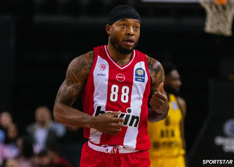 ΑΕΚ – Ολυμπιακός 84-94: Αήττητος στην κανονική διάρκεια, λύγισε την Ένωση στη SUNEL Arena