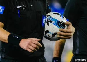 2η αγωνιστική playoffs με… βαριές σφυρίχτρες: Μανθάνο και Μελέρ σε ντέρμπι που δεν συγχωρούν λάθη