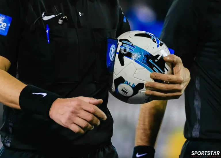 2η αγωνιστική playoffs με… βαριές σφυρίχτρες: Μανθάνο και Μελέρ σε ντέρμπι που δεν συγχωρούν λάθη