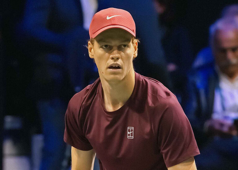 Roland Garros: Ο Σίνερ λύγισε στη ζέστη και αποκλείστηκε στον 2ο γύρο