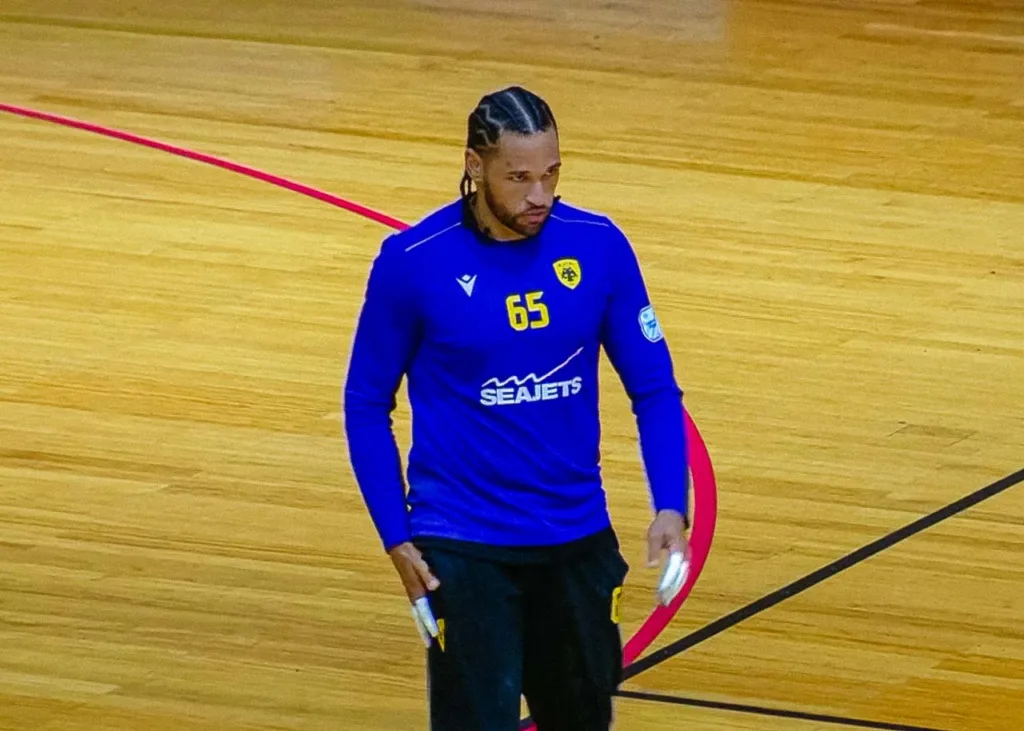 Ολυμπιακός – ΑΕΚ 32-33: Με τρομερή ανατροπή έκανε break στον πρώτο τελικό η Ένωση