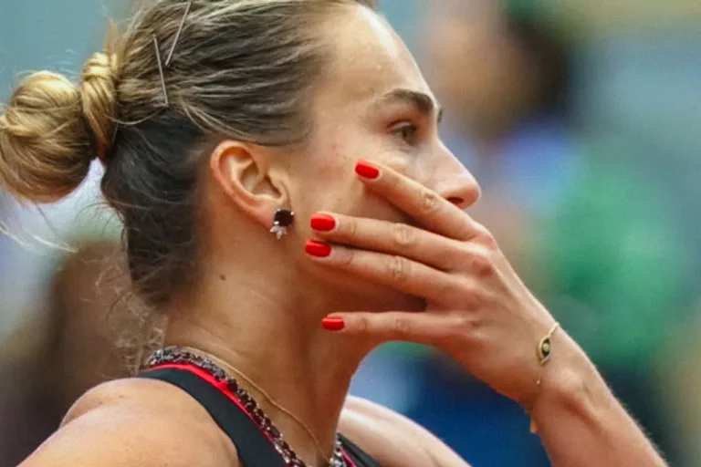 Roland Garros: Σοκ για τη Σαμπαλένκα, η Σνάιντερ την άφησε εκτός ημιτελικών