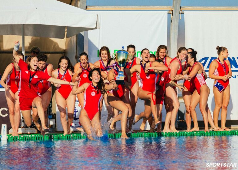 Βουλιαγμένη – Ολυμπιακός 7-9: Οι εικόνες από τη στέψη των πρωταθλητριών της Water Polo League