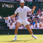 Wimbledon 2026: Ο Τζόκοβιτς άντεξε την πίεση του Ριντερκνές και πέρασε στους «16»