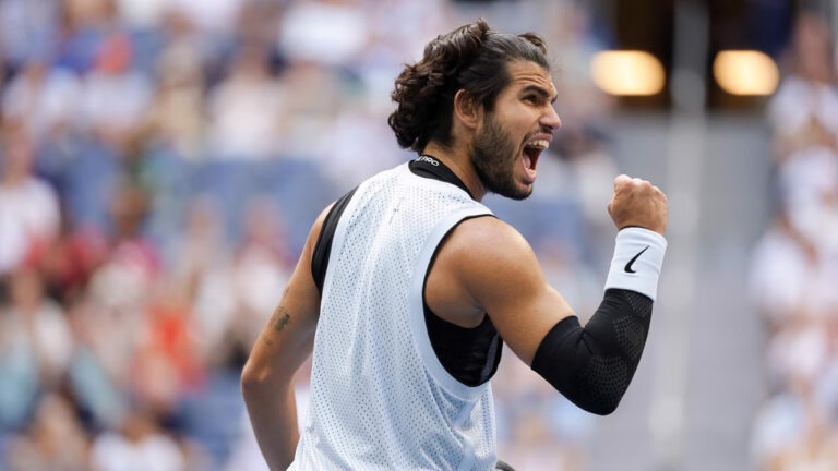 US Open 2026: Στα προημιτελικά Αλκαράθ, Σέλτον και Τιαφό