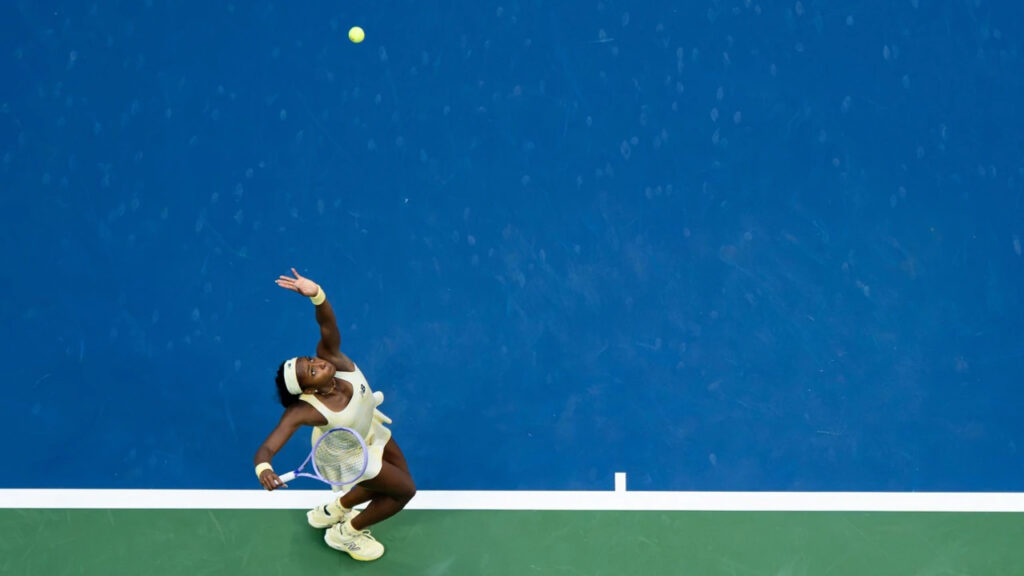 US Open: Στους «16» Γκοφ, Σβιόντεκ και Ριμπάκινα