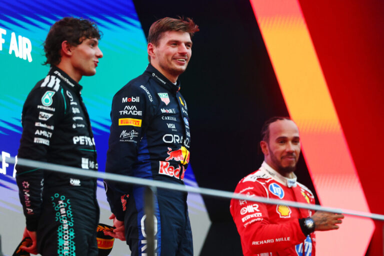 Verstappen: Νίκη στη βροχή και πρώτη φετινή επιτυχία της Red Bull στη Μαλαισία