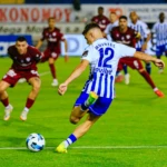 Ατρόμητος - ΑΕΛ 1-1: Ισοπαλία με δέκα παίκτες οι βυσσινί